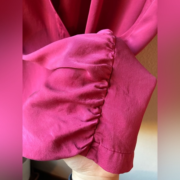 Theory Derona Draped Sleeveless Silk Blouse in Fuchsia (Size:S) - Picture 12 of 14